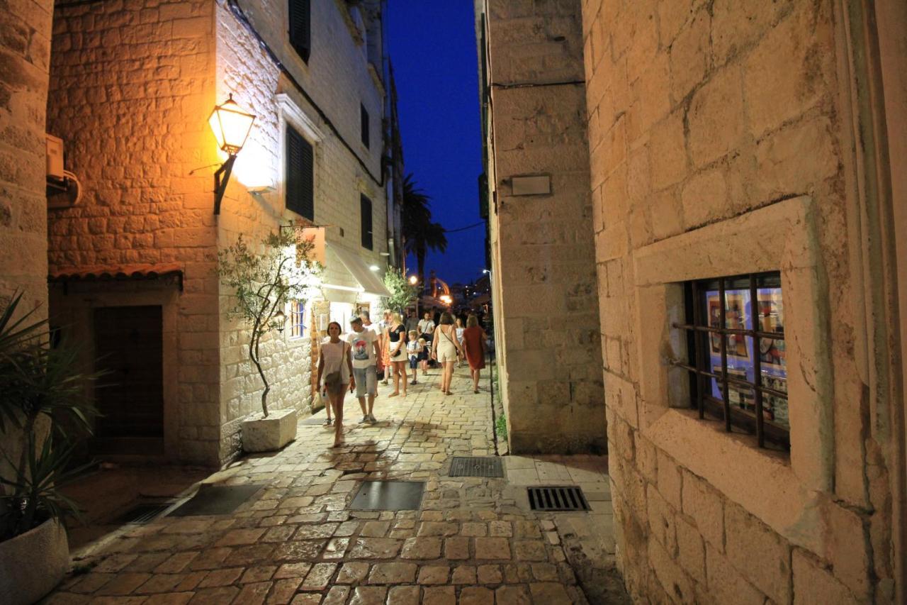 Town House In The Centre Of Historic Trogir Villa Exterior photo