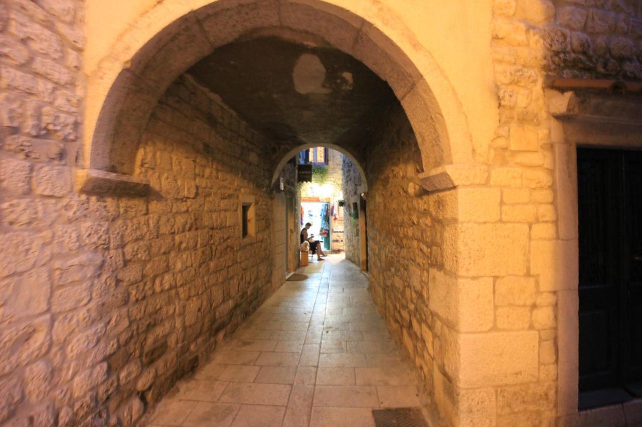 Town House In The Centre Of Historic Trogir Villa Exterior photo